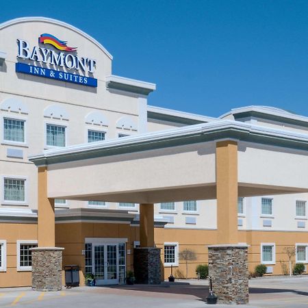 Baymont By Wyndham Minot Hotel Exterior photo